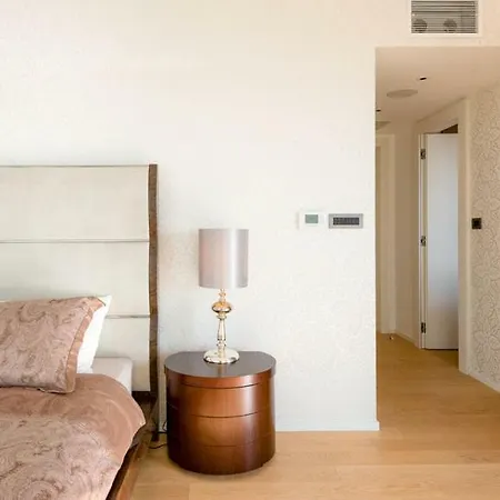 Apartment Luxury Big With Pool, Reception And Gym *