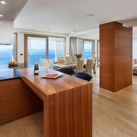 Luxury Big With Pool, Reception And Gym * Split