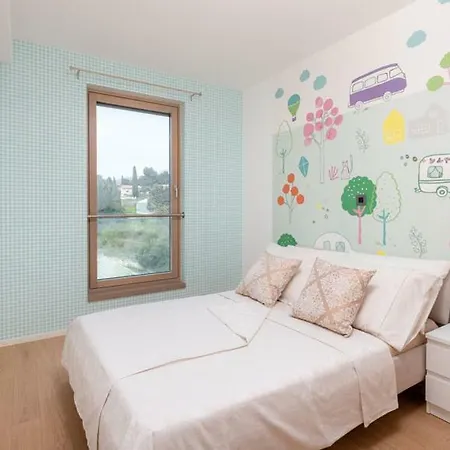 Apartment Luxury Big With Pool, Reception And Gym