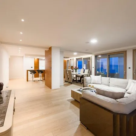 Apartment Luxury Big With Pool, Reception And Gym *