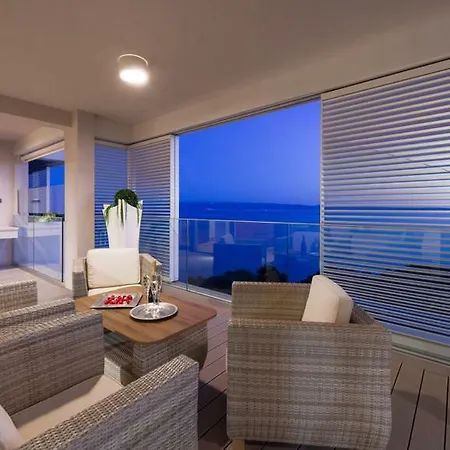 Luxury Big With Pool, Reception And Gym Apartment Split
