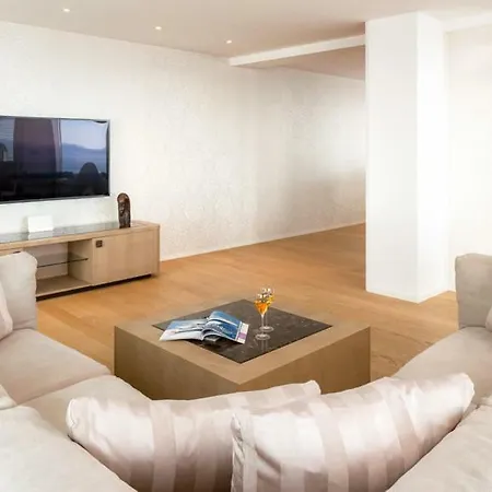 Apartment Luxury Big With Pool, Reception And Gym *
