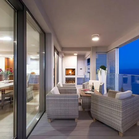 Apartment Luxury Big With Pool, Reception And Gym Split
